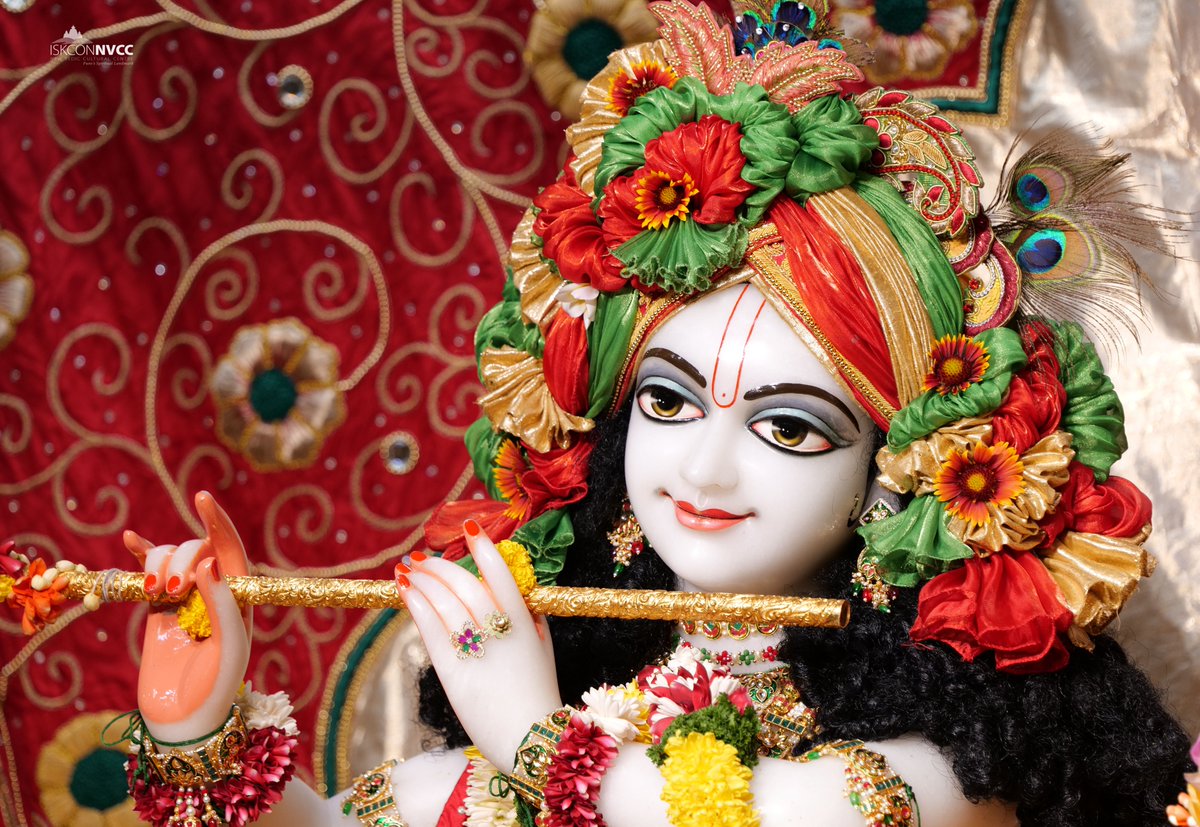 ISKCONPune's tweet photo. 🙏🏽Today's Darshan 📿 🗓29-04-2025🙏
🌷Sri Sri Radhavrindavanchandra🌷
🚩@ISKCONNVCCPune🚩
.
.
#ISKCON #ISKCONNVCC #ISKCONNVCCPune #ISKCONPune
#29thapril #29thapril2025 #Tuesday #Vrindavan
#Harinaamsankirtan #Radheshyamdas #Radheradhe
#Sankirtan #Kirtan  #Mayapur #Prabhupada https://t.co/oSXYJMTlNF