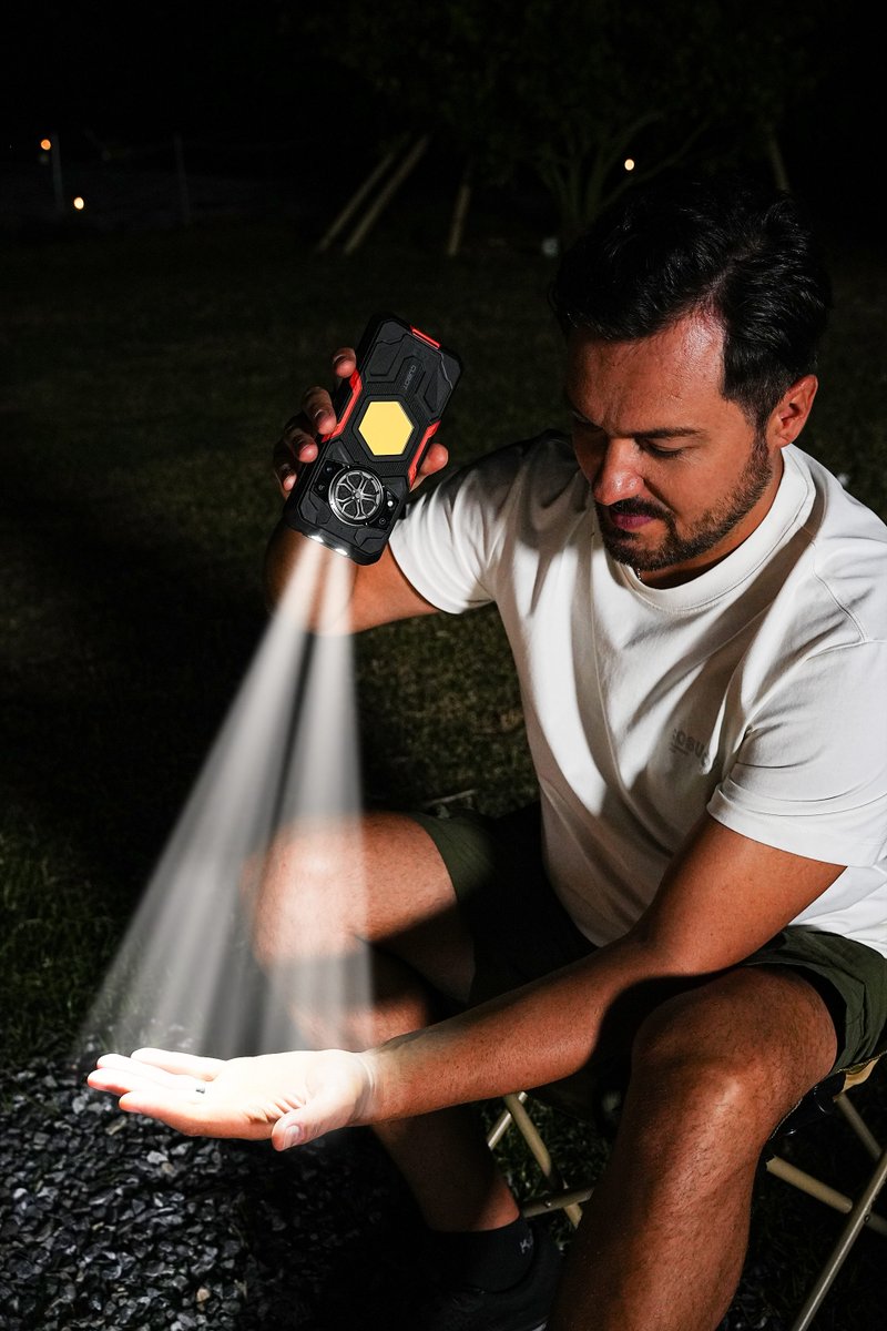 Cubotphone's tweet photo. When the night falls, the CUBOT KingKong Power 5 rises.Unleash the power of a built-in mega flashlight β no darkness stands a chance. π₯
πAdd to cart in advance and wait for the sale to start: https://t.co/frmb9gLPOG
#PowerInYourHand #CUBOT #KingKongPower5 https://t.co/zB56y8k8Eh