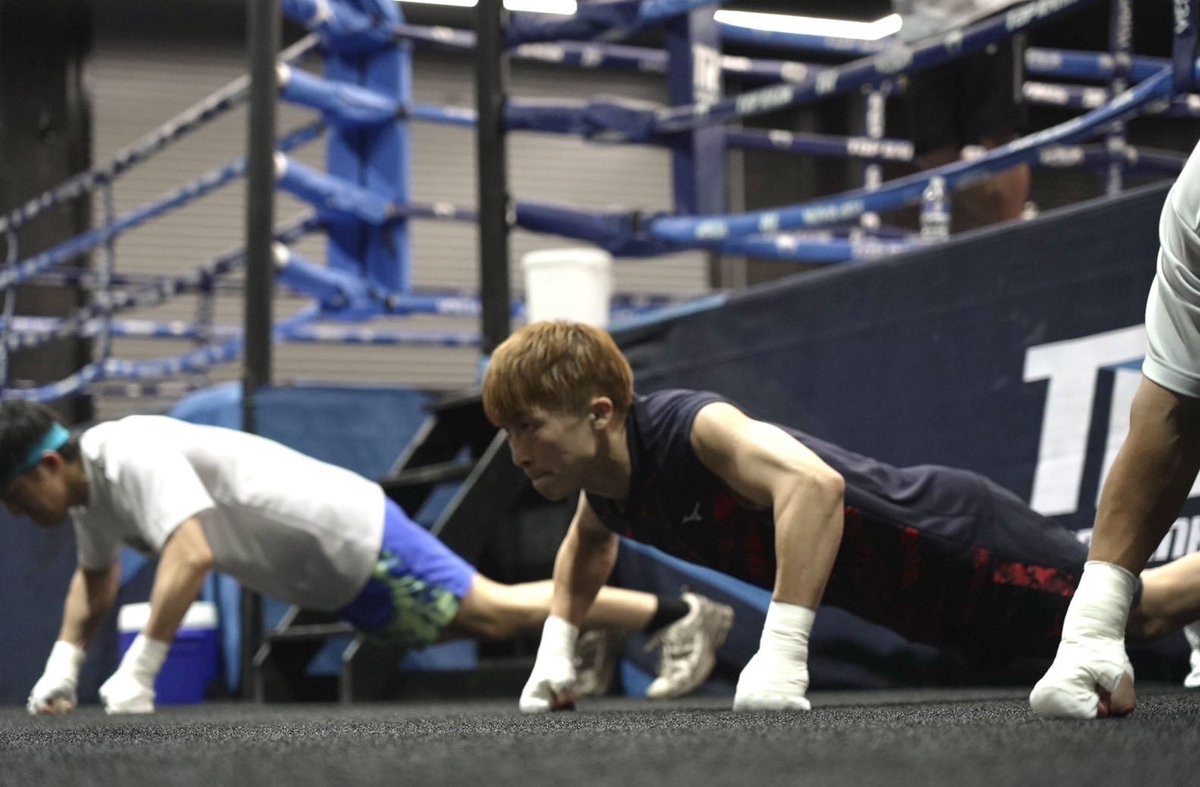 naoyainoue_410's tweet photo. 今日も充実したトレーニングが終了しました！
心身共に最高に仕上がってます☆ https://t.co/lSyMi4cASW