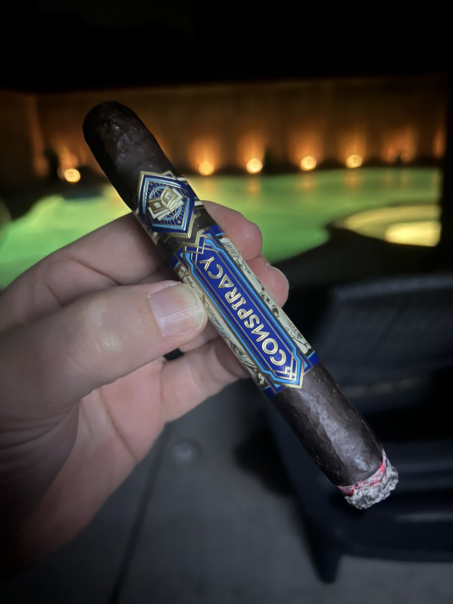 Tex_Cigar's tweet photo. Smoking a Conspiracy maduro and watching the Dallas Stars https://t.co/aS4bx6dSfK