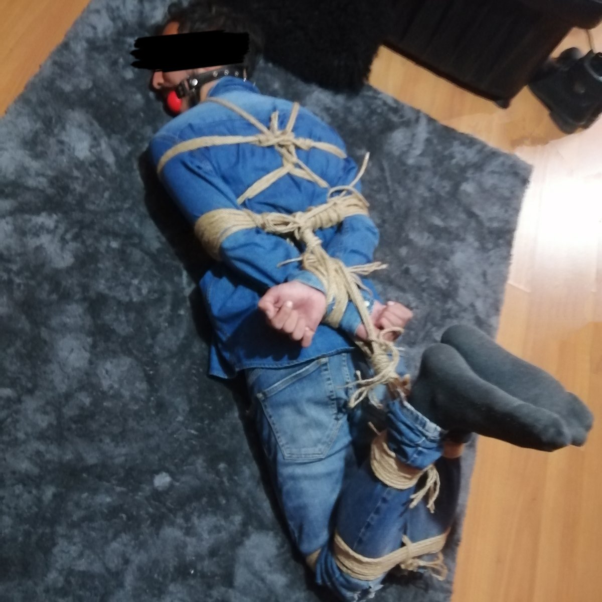 First set of photos after a long long time...
Blue denim western shirt, blue jeans, hemp rope are the best combination. 
Ball gags, Hmm, not that much!