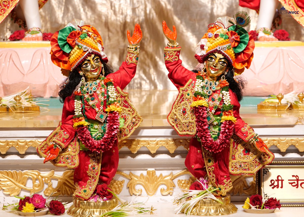 ISKCONPune's tweet photo. 🙏🏽Today's Darshan 📿 🗓29-04-2025🙏
🌷Sri Sri Gaur Nitai🌷
🚩@ISKCONNVCCPune🚩
.
.
#ISKCON #ISKCONNVCC #ISKCONNVCCPune #ISKCONPune
#29thapril #29thapril2025 #Tuesday #Vrindavan
#Harinaamsankirtan #Radheshyamdas #Radheradhe
#Sankirtan #Kirtan #Mayapur #Prabhupada #iskconmandir https://t.co/jkCtf09OR8