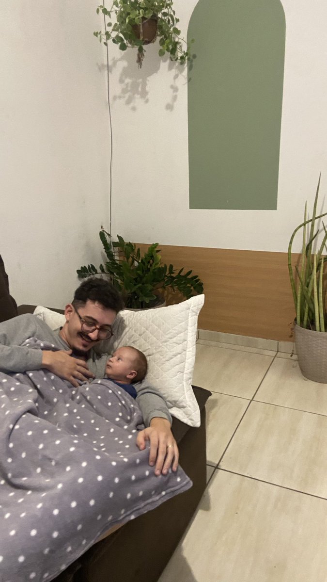carol_casstro's tweet photo. É a melhor coisa do mundo quando o amor da sua vida se torna pai de um filho seu 🤍 https://t.co/dQKP5HGEXo
