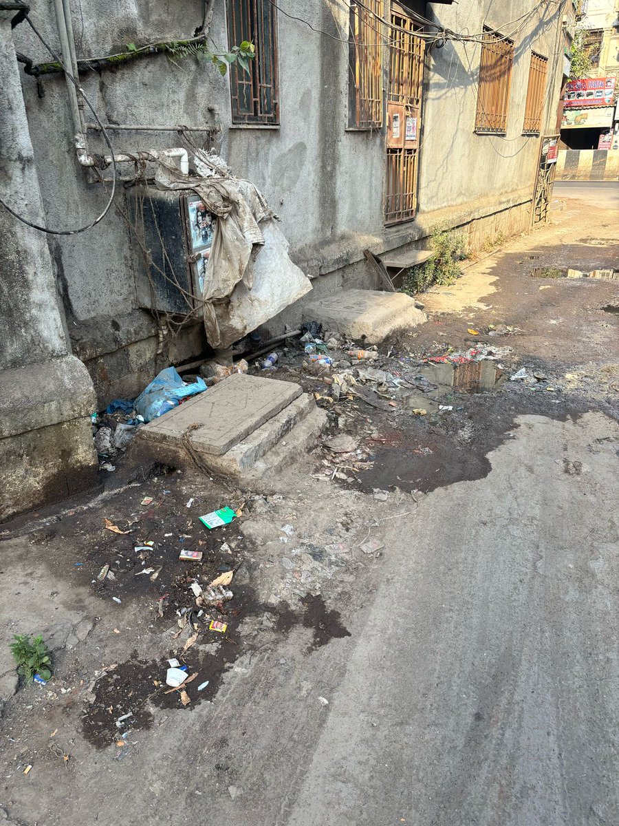 AieAssociation's tweet photo. @mybmcWardD @UghadeSharad @MPLodha Thanks but the same issue recurring. Sharing today morning pics. Same place same issue. Kindly get this resolved permanently, Else can cause Lots of cases of gastrointestinal issue in the vicinity. https://t.co/VTRD3OwjsQ