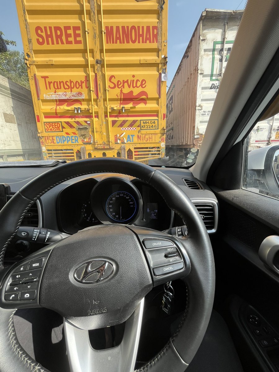 Faisal05677161's tweet photo. Stuck on kalyanphata junction from last 35 minutes useless navimumbai and thane police @Navimumpolice @ThaneCityPolice https://t.co/jcQX9w7hh9