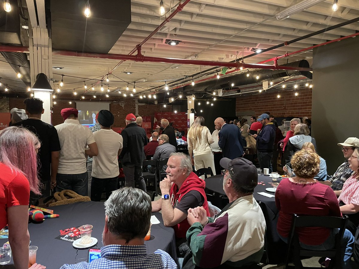 massie_gillian's tweet image. Liberal supporters are keeping their eyes glued to the screen as results continue to come in.
The energy in the room has changed since the night first began, but people are pleased to see one seat flip over to red in the province.
@CJMENews @CKOMNews