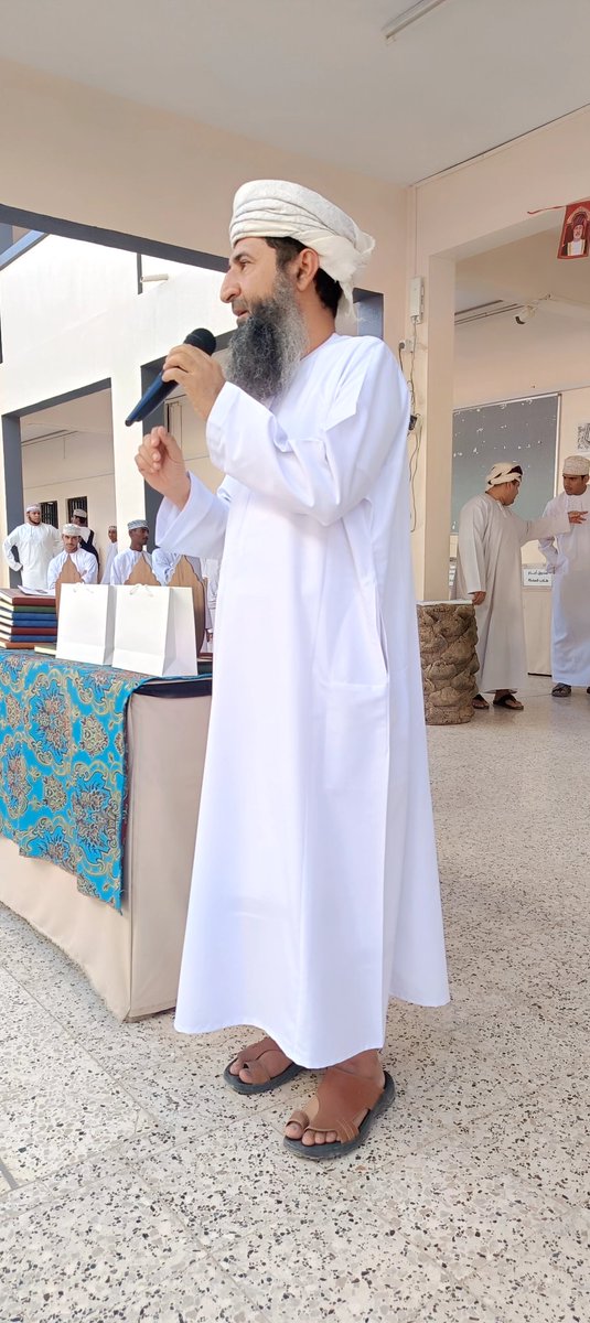 EduGovDkh4201's tweet photo. تحت رعاية الأستاذ سالم الرواحي مشرف التربية الإسلامية بالمحافظة 
نظمت أسرة التربية الإسلامية بالمدرسة 
وبالتعاون مع إدارة المدرسة حفل تكريم الطلاب المشاركين في مسابقة حفظ وتلاوة القرآن والتي تنفذها المدرسة سنوية 
حيث تم تكريم ٤٦ طالبا في مستويات الحفظ المختلفة . https://t.co/F1cz2nCTZj