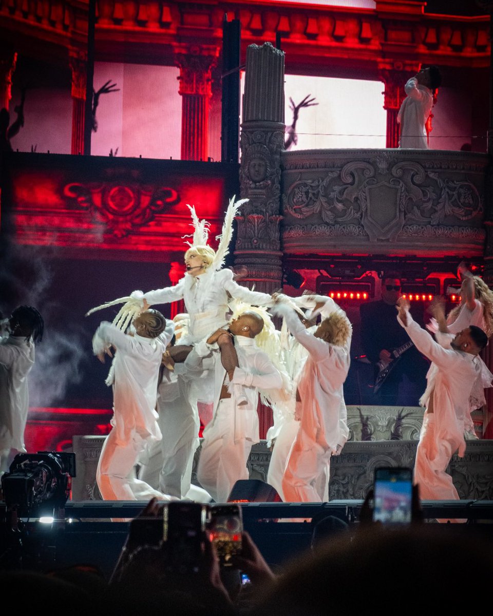 oswaldofuture's tweet photo. photos I took of Gaga at Coachella weekend 2 :) #gaga #ladygaga #mayhem #gagachella #lg7 https://t.co/i7padrr0E3