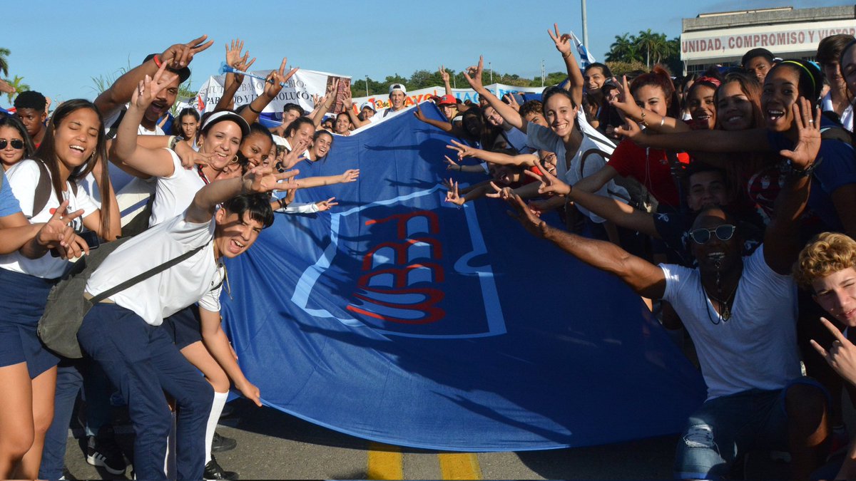 ¡Con los estudiantes, con los jóvenes, con el pueblo... con #Cuba para el desfile del Primero de Mayo! 

Vamos a dar otra formidable lección de unidad, firmeza y confianza en nuestras fuerzas y en el porvenir.

#PorCubaJuntosCreamos

👇👇👇

juventudrebelde.cu/cuba/2025-04-2…