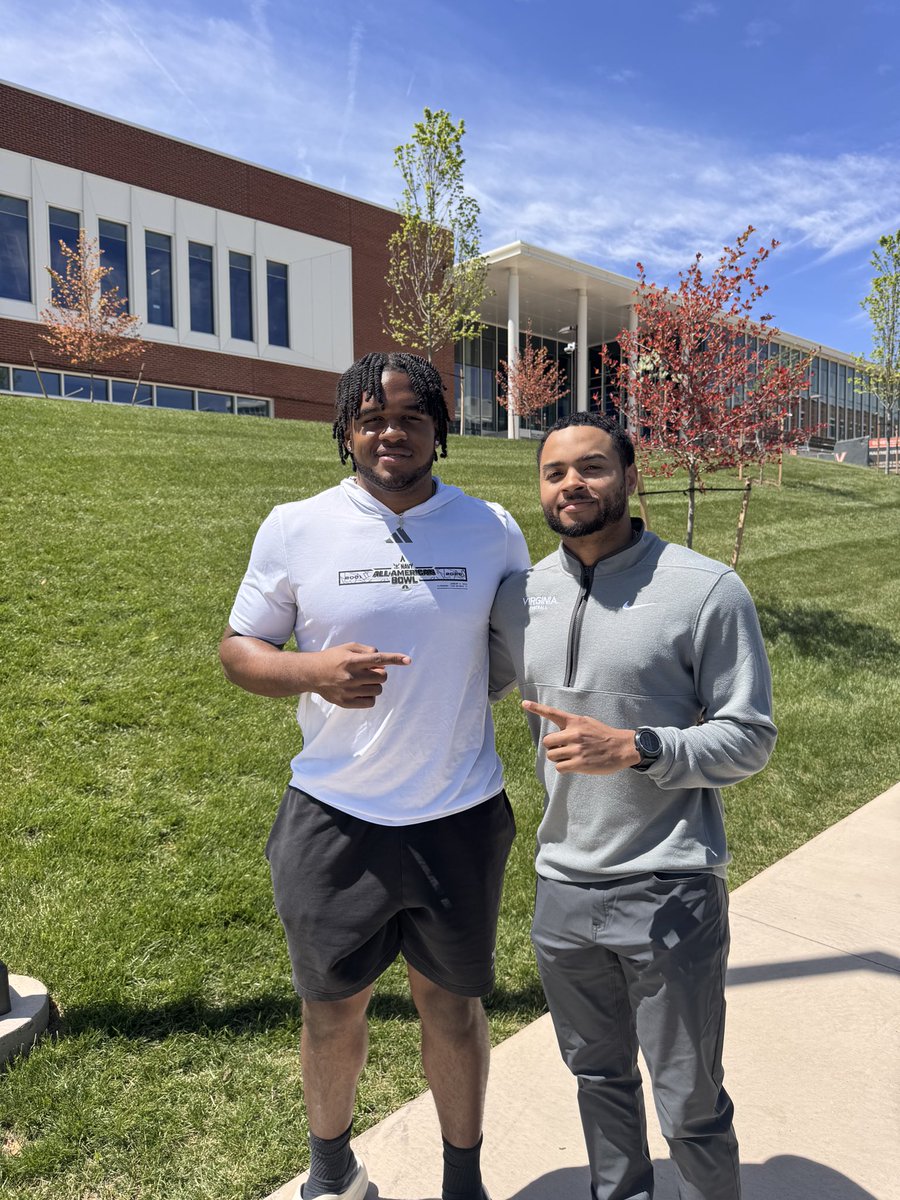 DG (@dariusgrayy_) on Twitter photo I had a great official visit at UVA this past weekend! The culture that Coach Elliott has created is amazing there! Thank you! <a href="/Coach_TElliott/">Tony Elliott</a> <a href="/QBCoachMacklin/">Isaiah Macklin</a> <a href="/Coach_TerryHeff/">Terry Heffernan</a> <a href="/coachdeskitch/">Desmond Kitchings</a> <a href="/DreGreeneJr/">Andre Greene Jr ¹</a> <a href="/JoeyOrck/">Coach Joey Orck</a> <a href="/UVAFootball/">Virginia Football</a> I had a great official visit at UVA this past weekend! The culture that Coach Elliott has created is amazing there! Thank you! <a href="/Coach_TElliott/">Tony Elliott</a> <a href="/QBCoachMacklin/">Isaiah Macklin</a> <a href="/Coach_TerryHeff/">Terry Heffernan</a> <a href="/coachdeskitch/">Desmond Kitchings</a> <a href="/DreGreeneJr/">Andre Greene Jr ¹</a> <a href="/JoeyOrck/">Coach Joey Orck</a> <a href="/UVAFootball/">Virginia Football</a>
