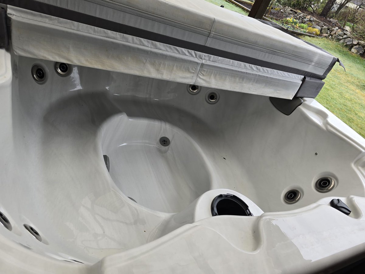 Någon som vill köpa ett spabad? 😀