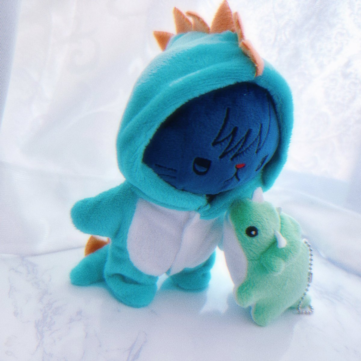mmmo_geju's tweet photo. スリコの恐竜着ためぐにゃん（骨入れしてる子だからキツキツだったけど入れてない子なら余裕？）足は、余る https://t.co/VoNqtWtD8H