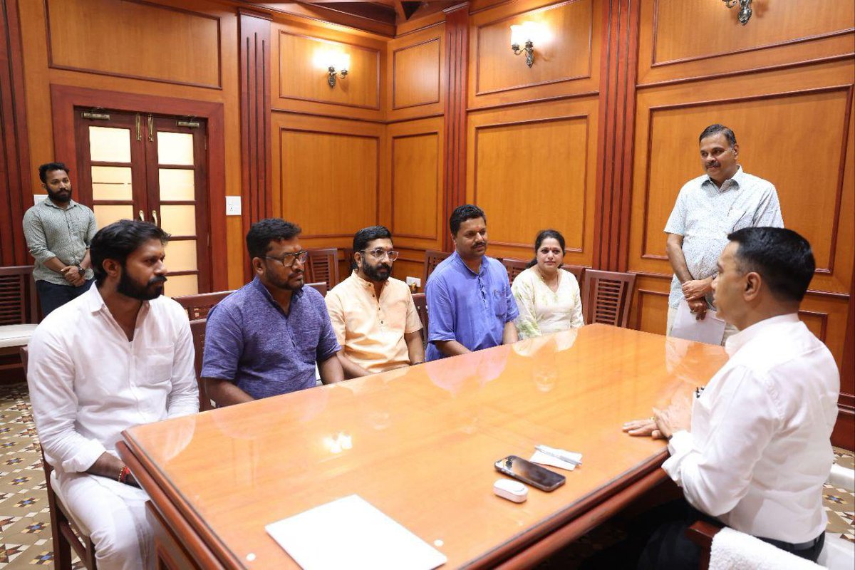 jaypanicker's tweet photo. During the interaction  with Goa CM Shri @DrPramodPSawant , we discussed the many aspects of Goa tourism. 

We also expressed our concern about cashew farmers who produce Feni.The pricing and placing of this unorganized sector has to be reworked so that their produce get the value it deserve. He said that the Goa government is working towards Geo tagging and is also in consultation with the Central government in implementing some changes in Central Excise policies. 

Our other concern was regarding the issue of Tambdi Surla. Daily pooja at the ASI site of Tambdi Surla is a must. This is one of the oldest temples in Goa dedicated to Lord Shiva, and there is only 1 day pooja annually. Tourists are considering the site just as a monument. Temples are not  monuments or museums. Restoration of a temple is not making it a garden but bringing back the energy of the Deity.

CM has promised to consider this.

He gifted us the document of SWAYAMPURNA GOA. Goa's roots are being reestablished.

We gave him our research work, Aahuti, which is a compilation of the untold stories of the sacrifices of Karyakartas of Kerala 

Many thanks to our friends Shri @RKamatOfficial and Shri @girirajpai who are giving us the right perspectives on Goa