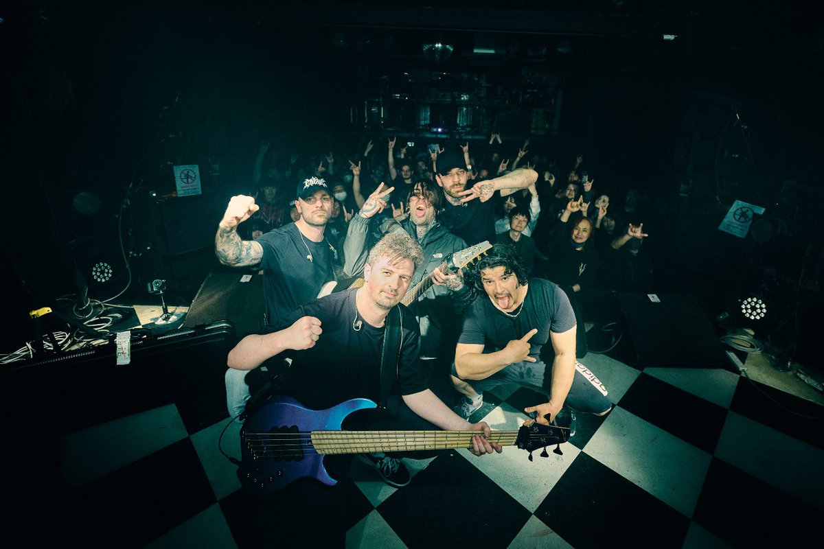 weareDVRK's tweet photo. 日本🇯🇵！！！お前ら最高だった！！
ツアー中、熱いサポート本当にありがとう！
HLB, Deadwood @_Deviloof_ @In_Denial_JP @Delusionist_jp @vodjpn 、一緒にぶちかましてくれて感謝！
今、新しいツアーと音源を仕込んでるところだ。
またすぐに会おうぜ！！🤘🤜🤛
Pic by @forzadelpassato https://t.co/wsNydrkUum