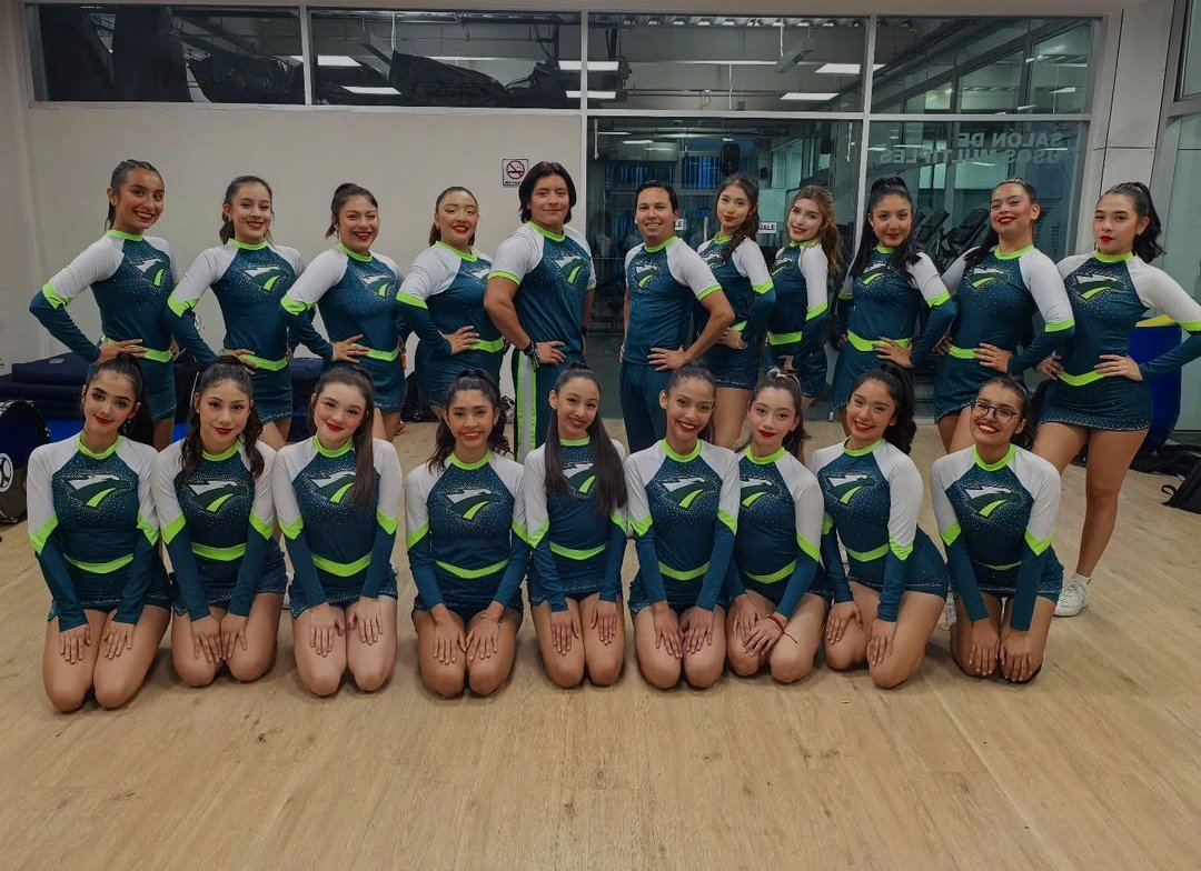 cheerhalcones's tweet photo. ¡Somos Halcones Cheer! Equipo de porristas ✨ Brillamos en cada salto 🤸🏻‍♀️💚

#halconescheer #porrsitas #TecmilenioAD https://t.co/B2ecAKIsc9