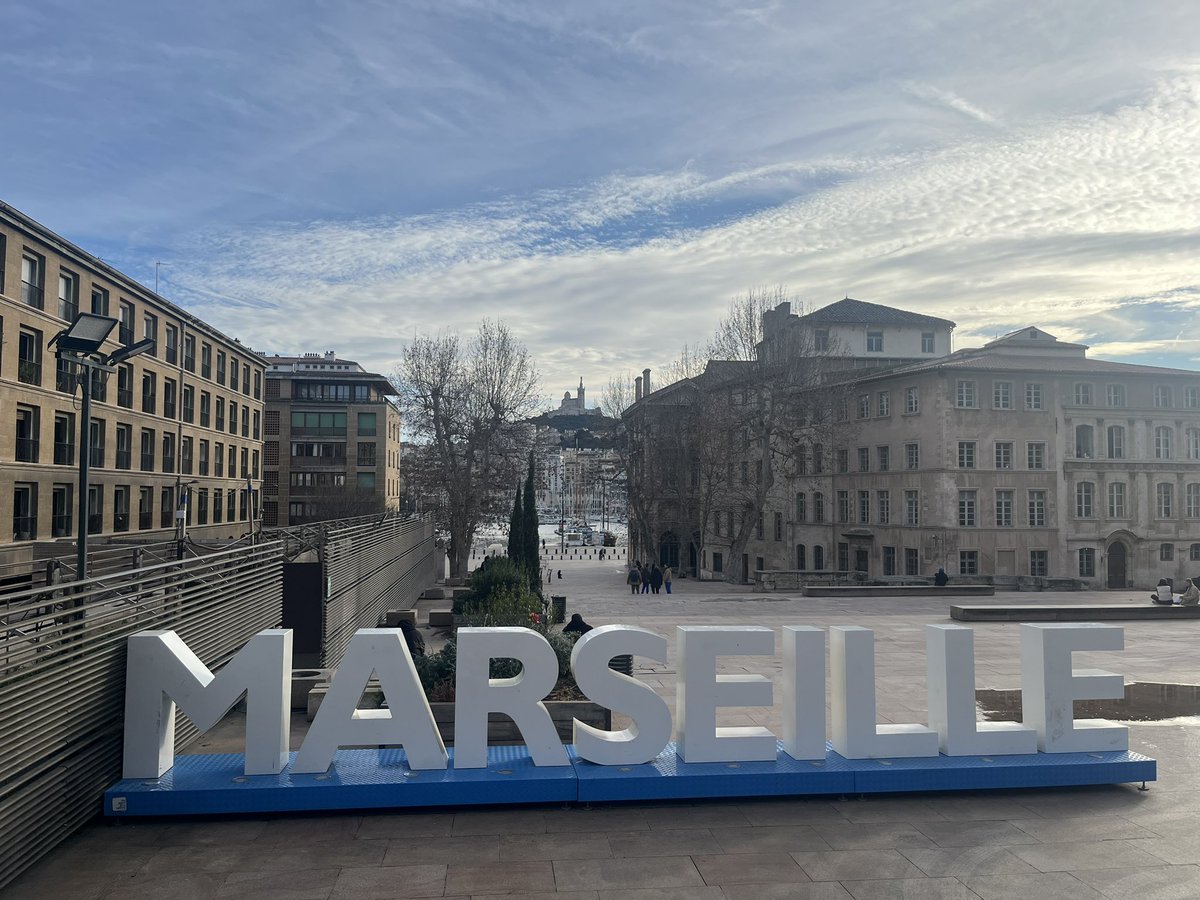 Bonjour <a href="/LesAssises/">Assises du Journalisme</a> du journalisme / Marhaba <a href="/LesAssises/">Assises du Journalisme</a> / Good morning <a href="/LesAssises/">Assises du Journalisme</a> — <a href="/AnthonySamrani/">Anthony Samrani</a> <a href="/HayekCaroline/">Caroline Hayek</a> <a href="/khaleddrareni/">Khaled Drareni</a> <a href="/Dima_Khatib/">Dima Khatib</a> <a href="/edwyplenel/">Edwy Plenel</a> <a href="/lujeinyouseef/">loujeina haj youssef_ لجين حاج يوسف</a> <a href="/SarraGrira/">Sarra Grira - سارة ڨريرة</a> <a href="/aliaibrahim74/">aliaibrahim عليا ابراهيم</a> <a href="/megaphone_news/">Megaphone</a> <a href="/HalaKodmani/">Hala Kodmani</a> <a href="/Dondiaye/">Mamadou Ndiaye</a> <a href="/elissar_naddaf/">Elissar Naddaf</a> <a href="/ARIJNetwork/">Arab Reporters for Investigative Journalism</a> <a href="/EdukMedia/">Eduk-Média 🇨🇲</a>