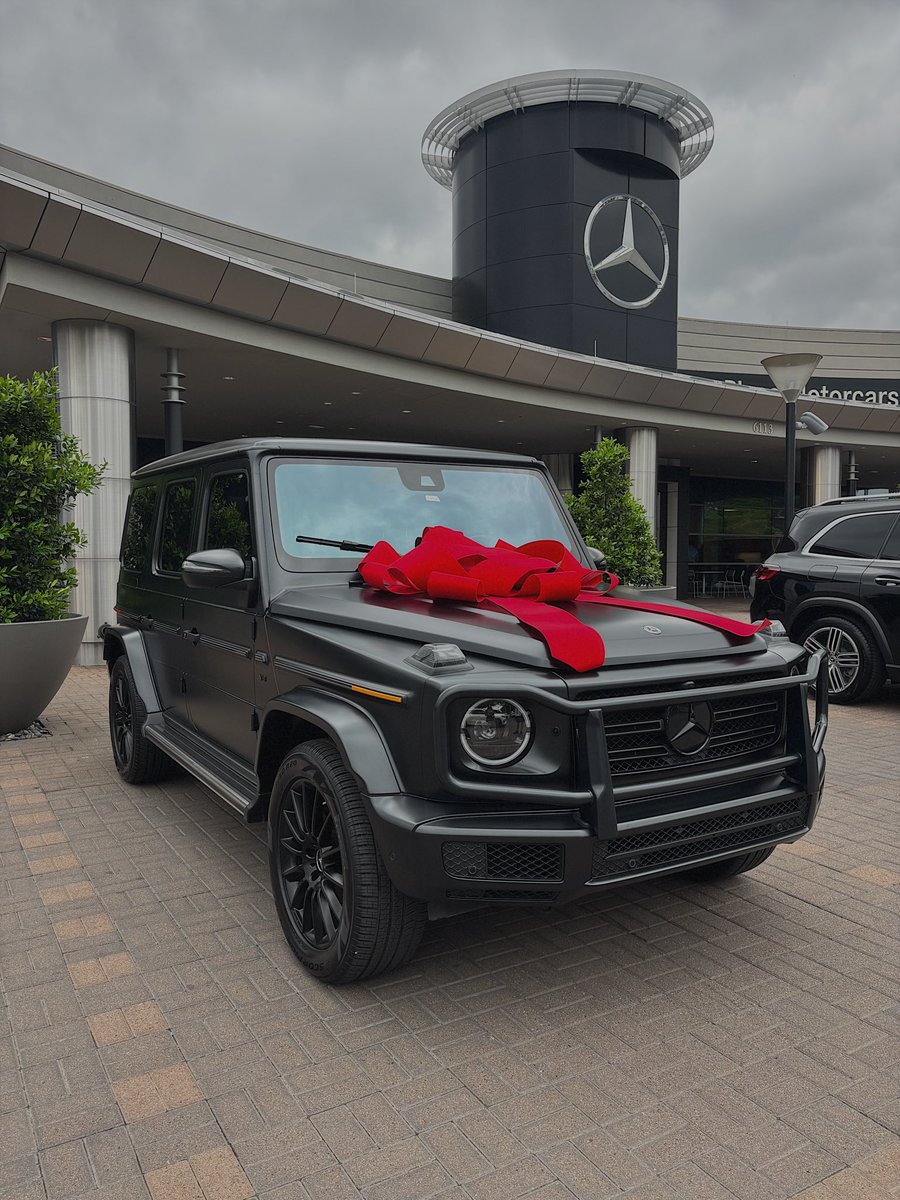 he hands me the keys, i hand him a reason to stay obsessed. i love you papi, thank you for knowing i’m the price 😘