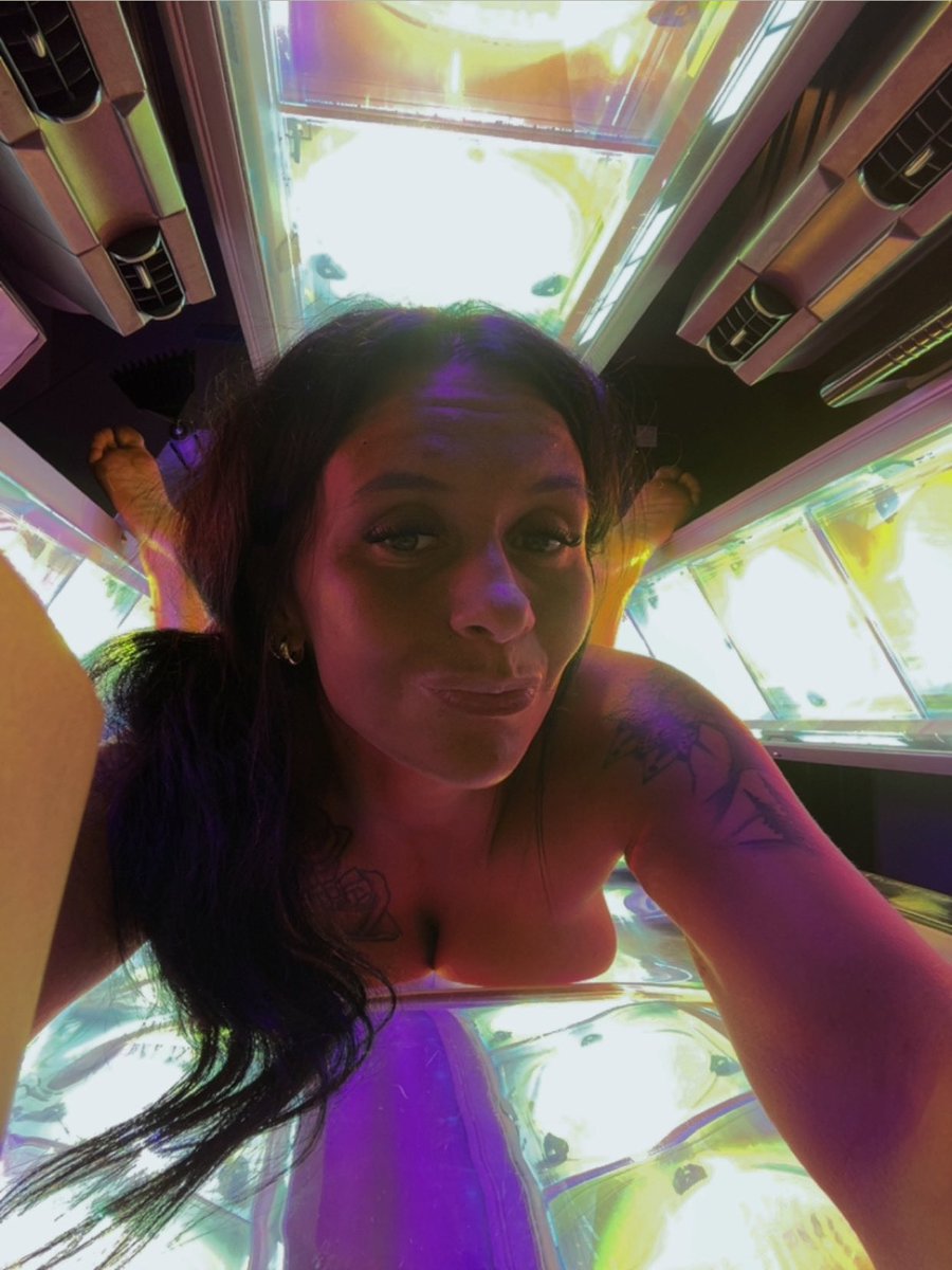 feeling good... rt for a dm pic 💦