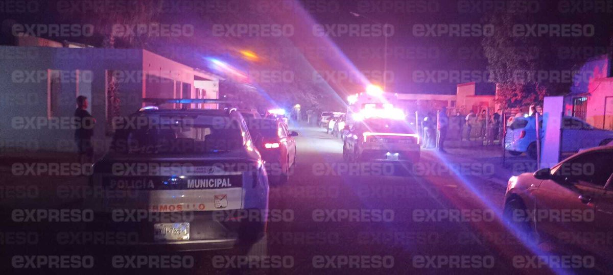 Expresoweb's tweet image. 🚨 #CódigoRojo al norte de #Hermosillo

Una persona resultó herida a balazos en la colonia Los Pinos la noche de este lunes.

Militares y policías mantienen un operativo en busca del presunto agresor, quien habría huido hacia la colonia Palo Fierro.

Agentes de la #AMIC realizan