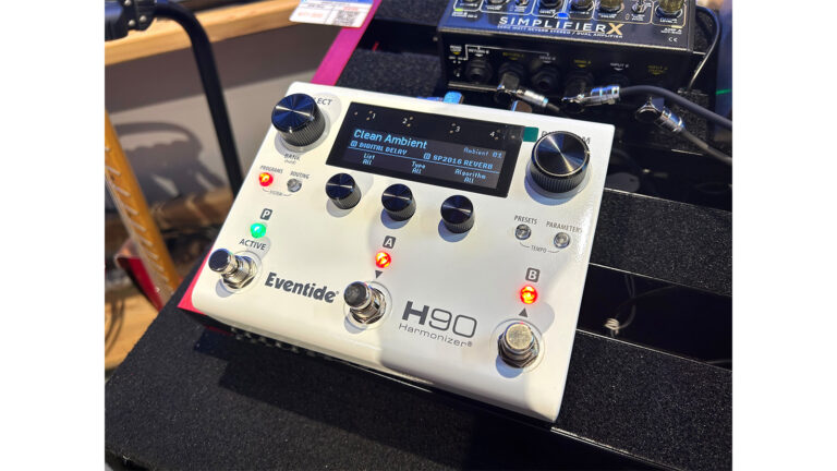 miyajipro's tweet photo. 【ペダルコーナー企画その1】Eventide 大集合！

「H90」を常設展示しております！
そして今だけ！「H90」、「H9 MAX」、「H90 MAX Dark」のいずれかをご購入いただくと…
ナント！「FREE THE TONEのソルダーレス・パッチケーブル【SLK-SLIM】」を数量限定にてプレゼント中です！(※¥12,210相当)

他のペダルも多数取り揃えておりますので、ぜひペダルコーナーに遊びにきてください！