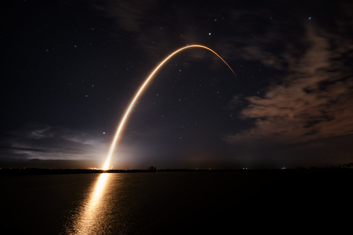 SpaceX's tweet photo. Falcon 9 launches back-to-back @Starlink missions from California and Florida and completes our 50th mission of 2025! https://t.co/t2tYvM6ctD