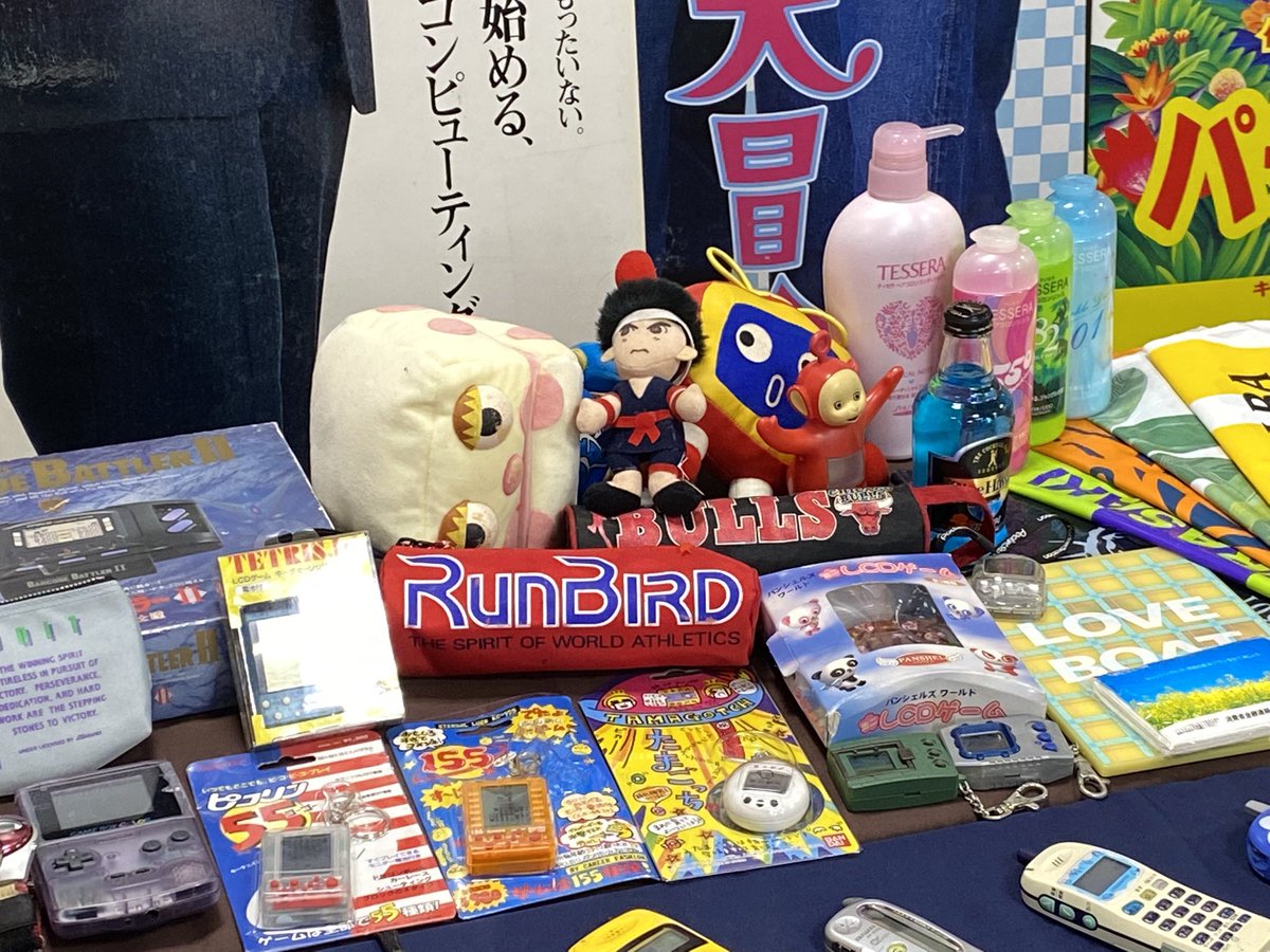jp_super's tweet photo. メロさん待機中。横浜に合わせた展示も https://t.co/gzFFVrYhEI