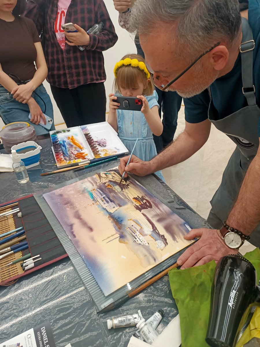 Büyükelçiliğimiz ve THY'nin de katkı sağladığı, Astana'da bu yıl üçüncüsü düzenlenen Uluslararası Sulu Boya Festivali'ne,  ülkemizin tanınmış sulu boya sanatçılarından Ahmet Öğreten katılmıştır.

<a href="/TurkishAirlines/">Turkish Airlines</a>