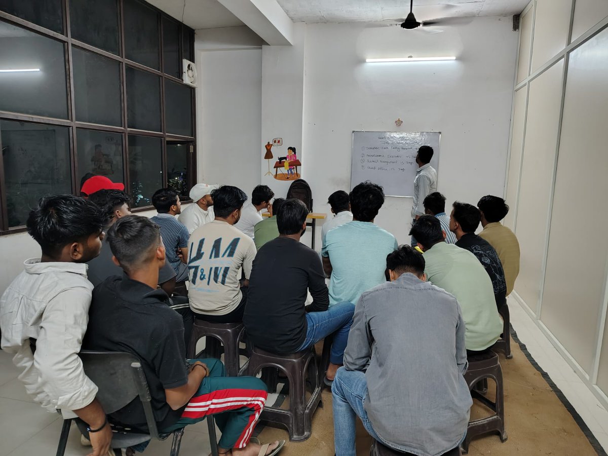talkadhita's tweet photo. Empowering young minds, one step at a time!
Adhita Foundation's Volunteership Program is shaping future leaders through learning, service &amp; impact.
Join us and be a force for change!

#AdhitaFoundation #YouthLeadership #VolunteerWithUs #BeTheChange
@Gauravtoomaula
@talkSunilPal https://t.co/CgRefk70Jc