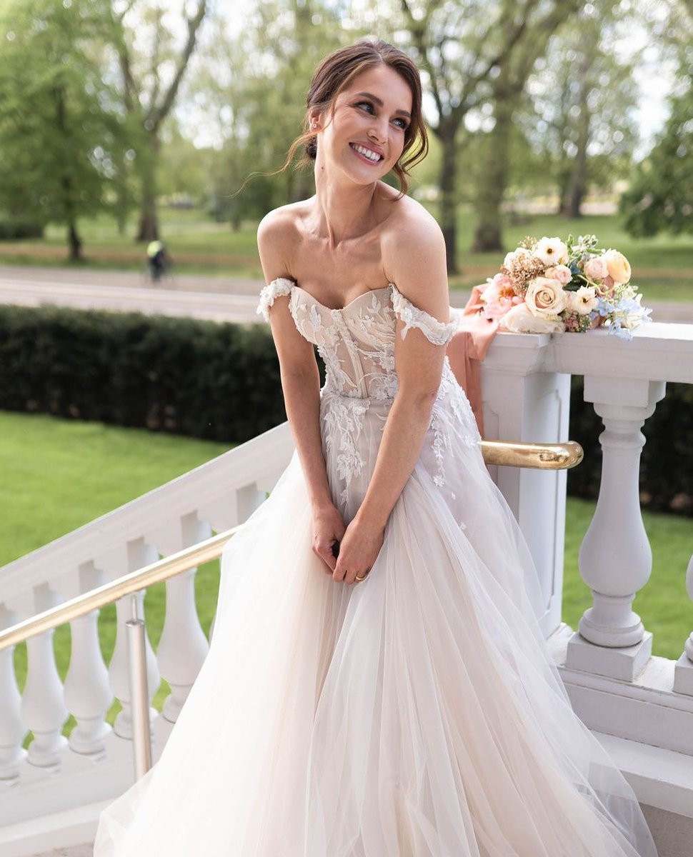Calling all summer brides ☀️

Your dream ring is closer than you think. Ready to find your forever piece?

📍Visit us in London, Manchester, or Glasgow and experience the collection in person.

🔗 bit.ly/43oL2bt
📧 hello@lilyarkwright.com ⁠
📞+44 (0) 161 537 6773