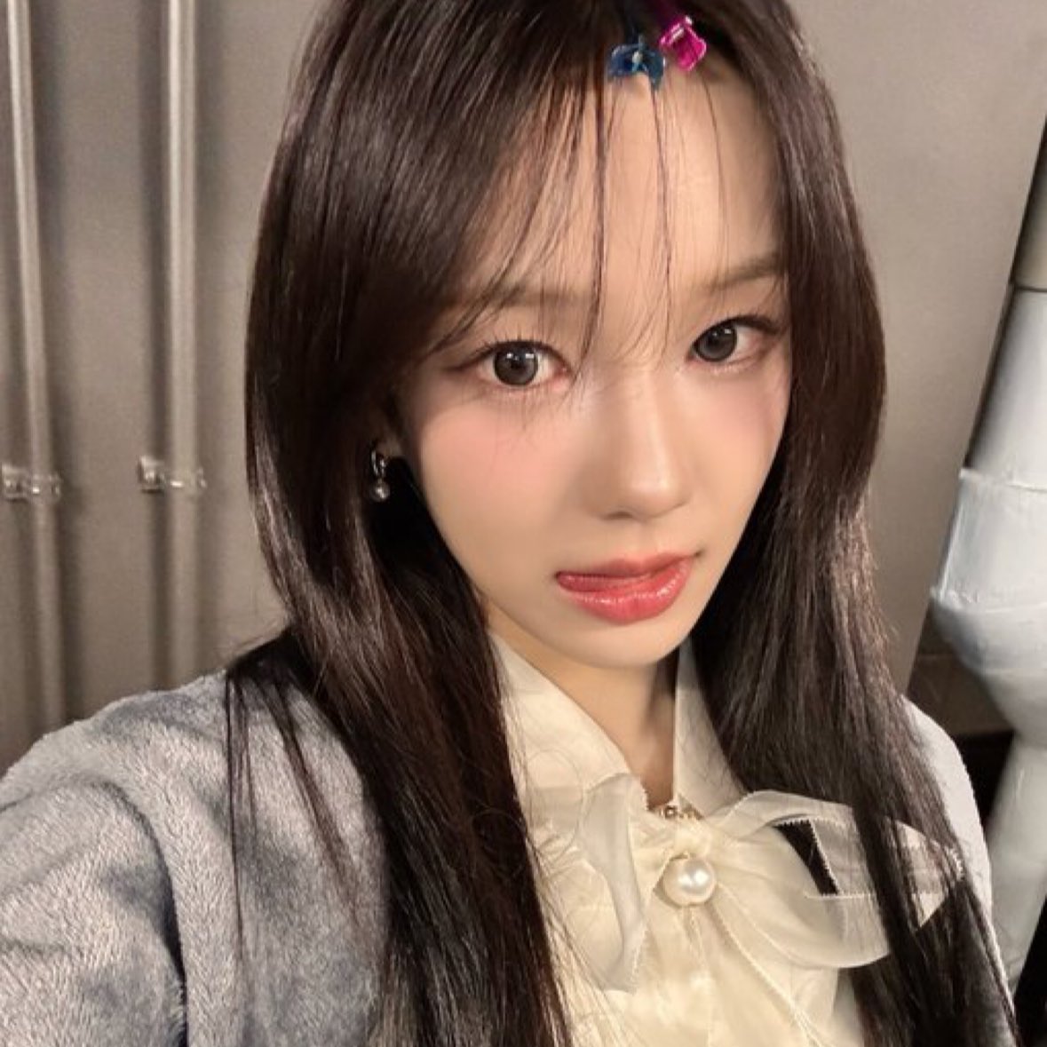 sarangfuls's tweet photo. her fav pose ૮₍´｡ᵔ ꈊ ᵔ｡`₎ა https://t.co/CLcJyl7Sg0