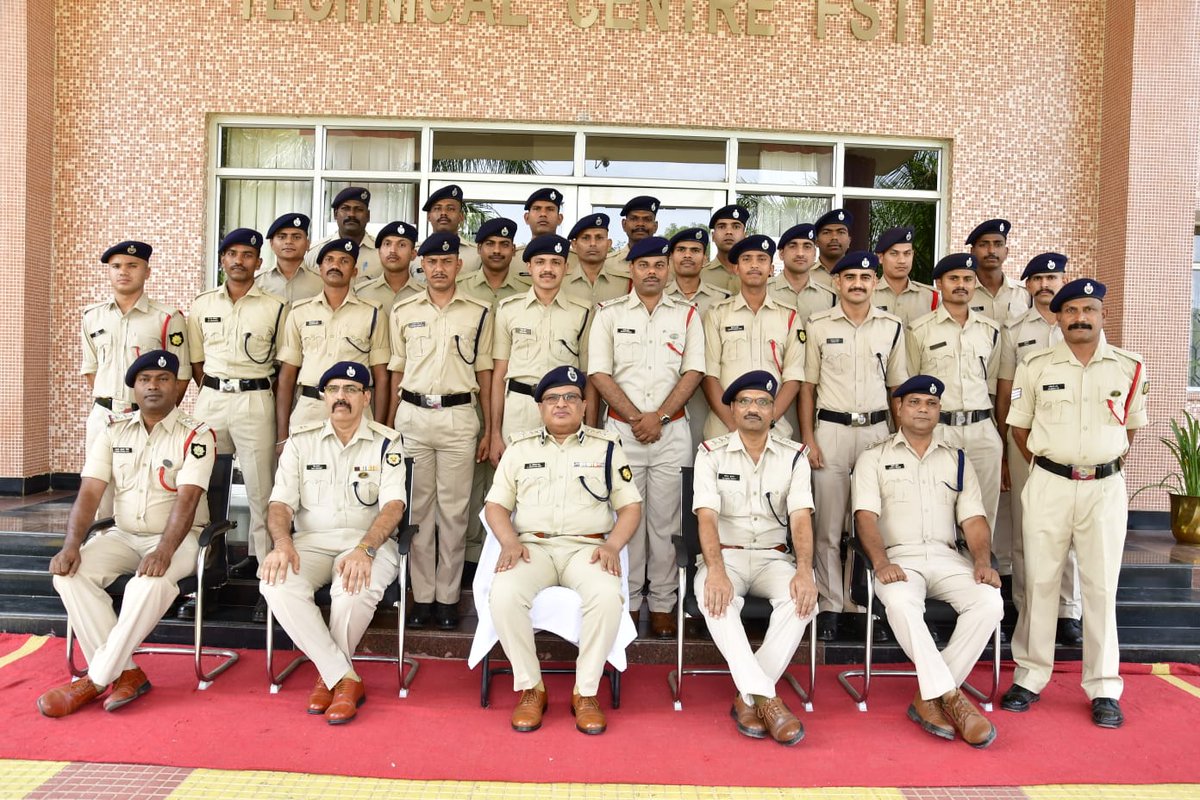 CISFTraining's tweet image. Shri S. Srinivasa Babu, Dy. Director, NISA, inaugurated the 95th Disaster Management Course and Refresher Fire Course at FSTI, NISA Hyderabad! 🎉 These courses focus on strengthening skills and enhancing emergency response! 💪 #DisasterManagement #CISFTraining #Safety @CISFHQrs