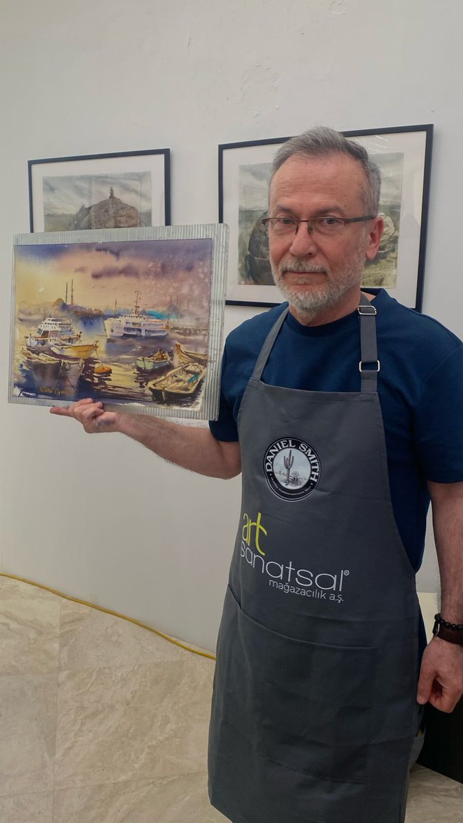 Түркияның белгілі акварель суретшілерінің бірі Ахмет Өгретен Елшілігіміз және “Turkish Airlines” әуе компаниясының қолдауымен Астанада биыл үшінші рет өткен Халықаралық акварель фестиваліне қатысты.

Өгретен фестиваль аясында воркшоп өткізді.