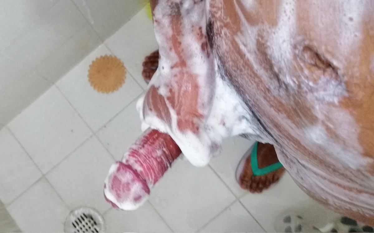 Una buena ducha gustan😈🫣