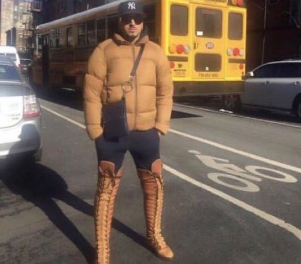 despierto con luz y veo un viralin por un tweet charca