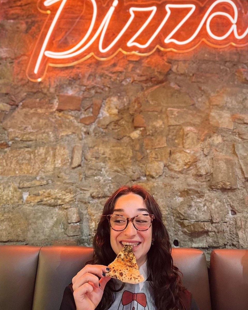 THE ITALIAN WAY 🇮🇹🍕

Anche le Fate amano la pizza!
Elisa Iorio sa dove si trova la felicità… ✨

#ItaliaTeam <a href="/Federginnastica/">Federazione Ginnastica Italia</a>