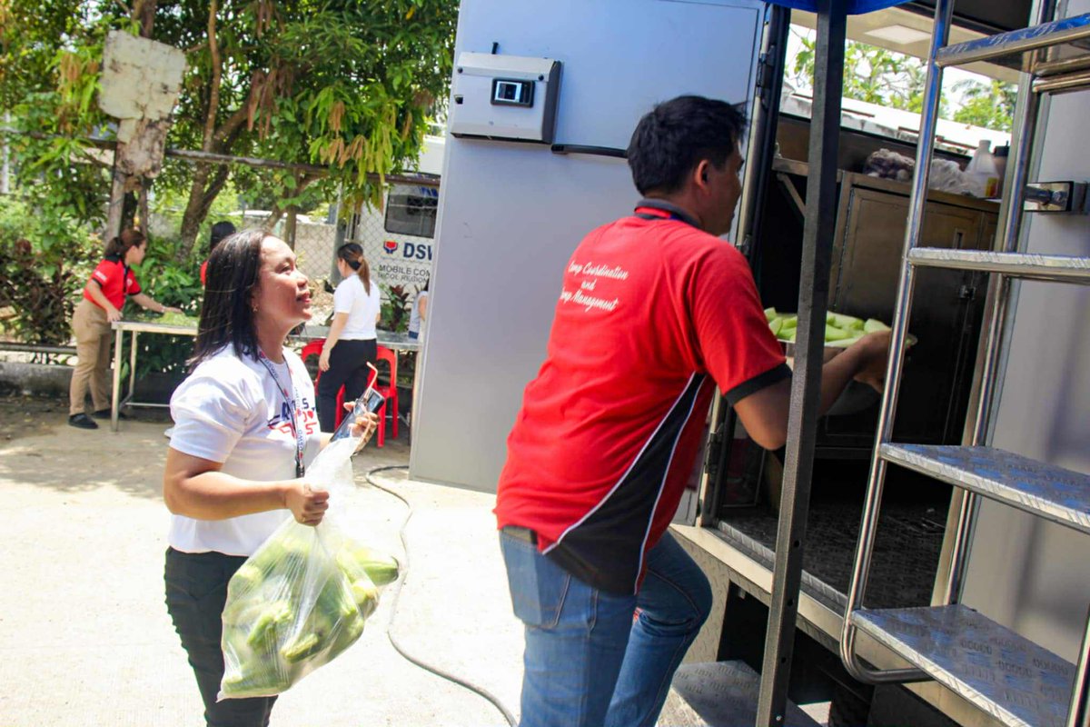 WFP_Philippines's tweet photo. The mobile kitchen, co-designed by @dswdserves and WFP, is in Sorsogon to provide hot meals 🥣following the #BulusanVolcano eruption.

WFP handed over the unit to @dswdserves to boost the Government’s emergency response capacity. We stand ready to support their response. https://t.co/x8Mme3bCNf
