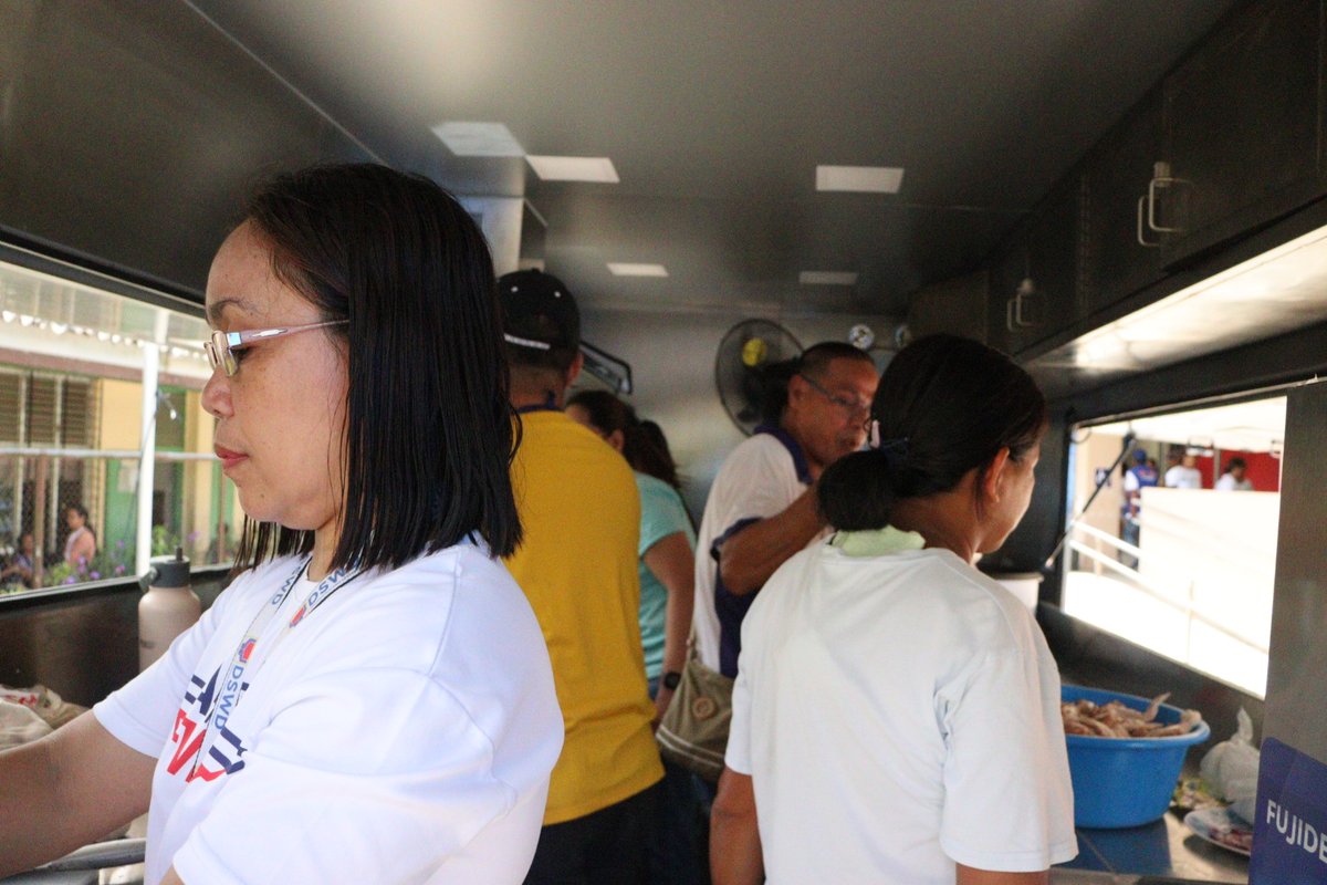 WFP_Philippines's tweet photo. The mobile kitchen, co-designed by @dswdserves and WFP, is in Sorsogon to provide hot meals 🥣following the #BulusanVolcano eruption.

WFP handed over the unit to @dswdserves to boost the Government’s emergency response capacity. We stand ready to support their response. https://t.co/x8Mme3bCNf