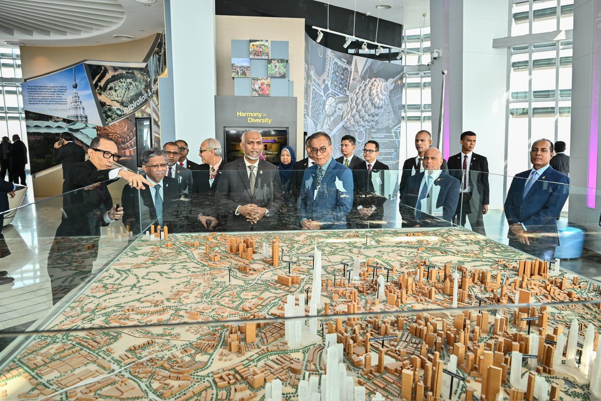 The President's Office (@presidencymv) on Twitter photo H.E. President Dr <a href="/MMuizzu/">Dr Mohamed Muizzu</a> visits PETRONAS Twin Towers in Kuala Lumpur today, where he explored the iconic building and learned about its architectural and cultural significance.
Upon arrival, he was received by H.E. Bacho Pilong, Senior Vice President of Malaysia Petroleum H.E. President Dr <a href="/MMuizzu/">Dr Mohamed Muizzu</a> visits PETRONAS Twin Towers in Kuala Lumpur today, where he explored the iconic building and learned about its architectural and cultural significance.
Upon arrival, he was received by H.E. Bacho Pilong, Senior Vice President of Malaysia Petroleum