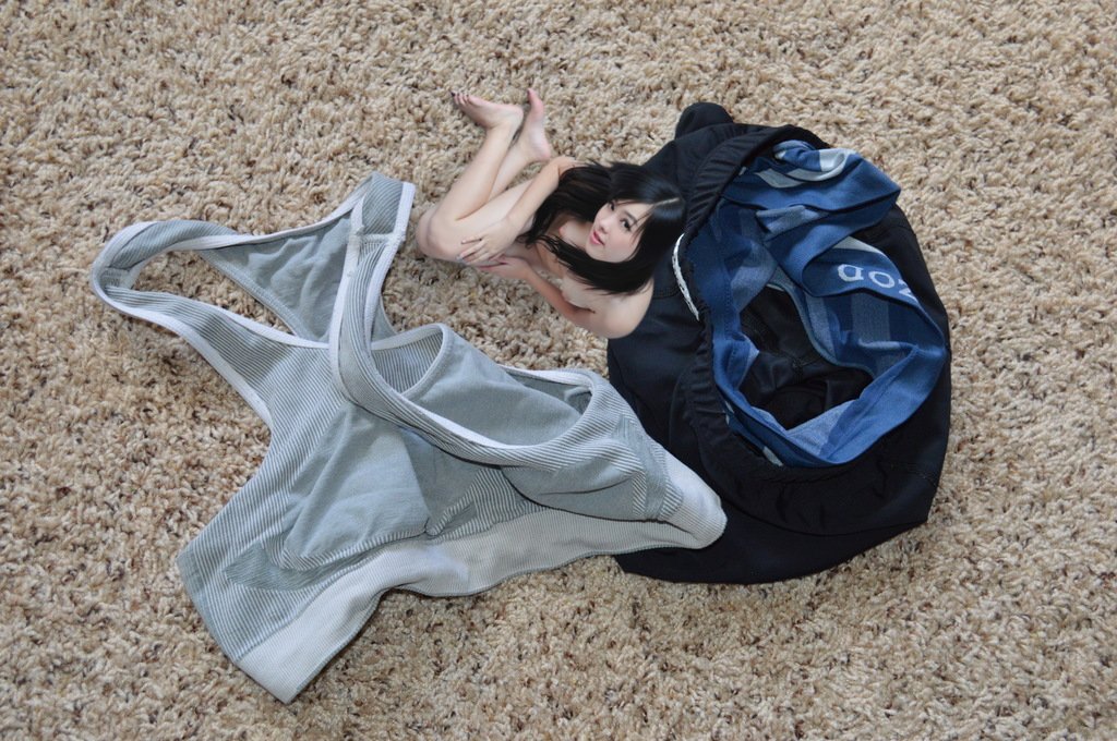 [Old] #sizetwitter #shrunkenwoman