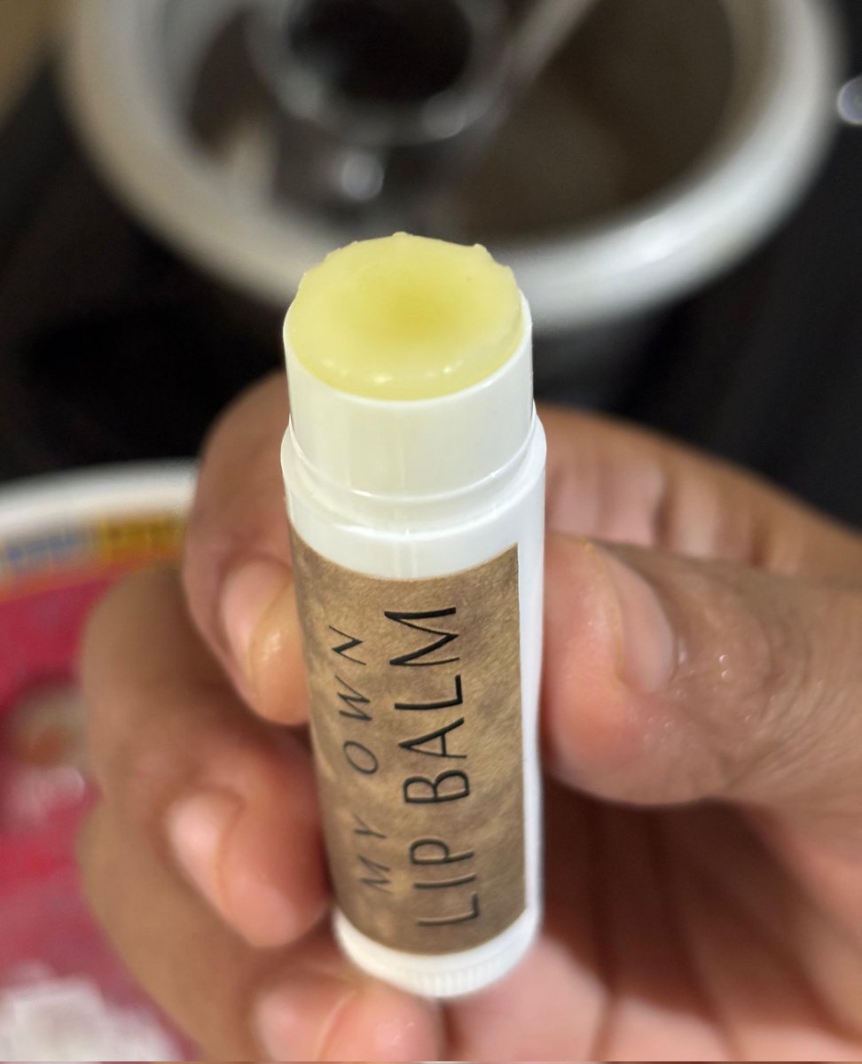 multisiahaan's tweet photo. Kami juga berkesempatan membuat sendiri lipbalm dari Mentega Tengkawang. 
#BersamaBergerakBerdaya
#UntukmuBumiku #BanggaBuatanIndonesia https://t.co/rkESktDGyx