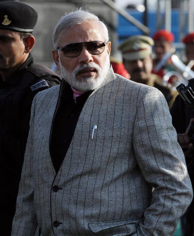 ShahfarazInc's tweet photo. 10 लाख का शूट पहन कर भी देश नहीं बच पा रहा हो तो एक बार इंदिरा गांधी की साड़ी पहन के देख लो शायद पाकिस्तान को घर में घुस के मारने की हिम्मत आ जाए !  

#PahalgamTerroristAttack https://t.co/BB4DbNsjaL