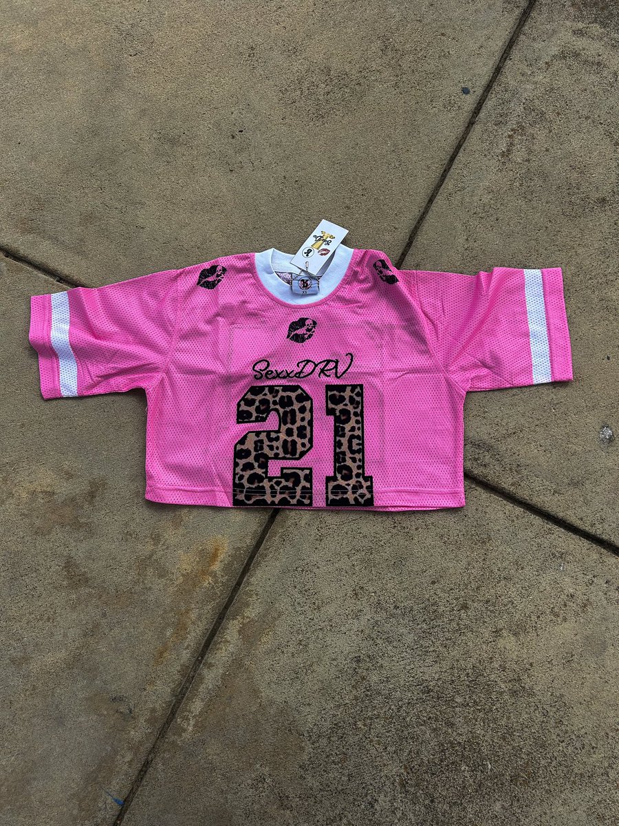 _Kentrez_'s tweet photo. Women Cropped Jerseys Out Now💕 https://t.co/kT15EHqROY