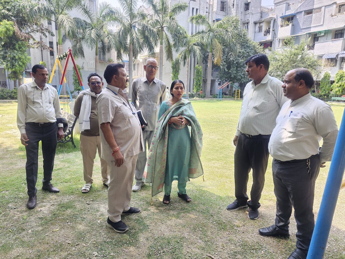 MahiDedha's tweet photo. प्रतिदिन क्षेत्र भ्रमण के क्रम मे आज MIG पॉकेट 2 मे भ्रमण कर साफ सफाई का निरीक्षण किया एवं सफाई सुनिश्चित कराई..!!

#swacch #apagon https://t.co/Hisf4Zu8rH