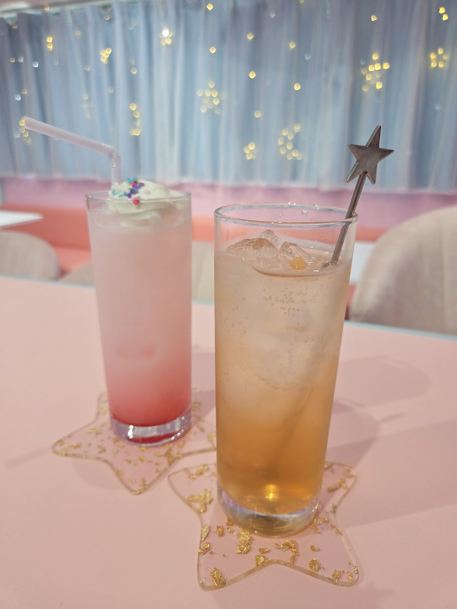 Milkyspot_akb's tweet photo. 本日のオリカク✨
👈 EATME（ノンアル）
👉 煌めく昼下がり（アルコール）

ブロマイドついてきます🪽 https://t.co/6sOFtiiFM8