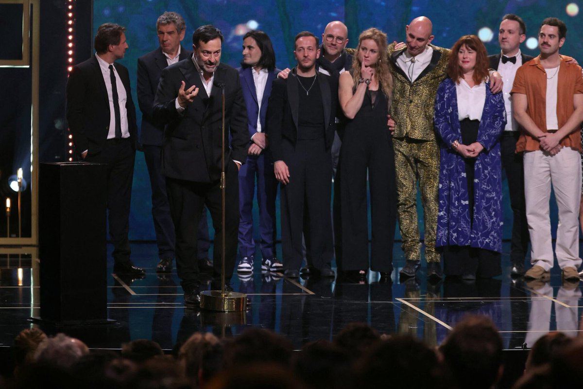 Avec cinq statuettes pour «Du Charbon dans les Veines» et cinq pour «Le Soulier de satin», la 36e nuit des Molières a fait un triomphe à Jean-Philippe Daguerre et la Comédie Française.

Rachida Dati interpellée... Ce qu'il faut retenir de la soirée

➡️ l.leparisien.fr/DtEM