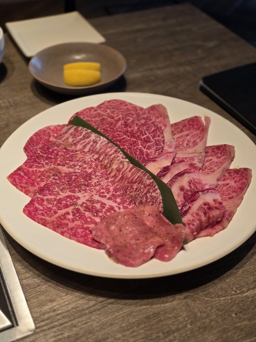 peko_nuko's tweet photo. 今日のランチは池袋のうしごろで焼肉✨️
メーカーズマークしか勝たん✨️
#ランチ #焼肉 #うしごろ https://t.co/PXxUEnDuLR