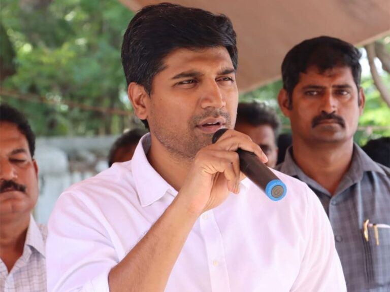 Animini Ravi Naidu (@animininaidu) on Twitter photo నరసరావుపేట పార్లమెంట్ సభ్యులు, <a href="/JaiTDP/">Telugu Desam Party</a> పార్లమెంటరీ నేత శ్రీ <a href="/SriKrishnaLavu/">Lavu Sri Krishna Devarayalu</a> గారికి హృదయపూర్వక జన్మదిన శుభాకాంక్షలు💐💐💐
#HappyBirthdayLavuSriKrishnaDevarayulu నరసరావుపేట పార్లమెంట్ సభ్యులు, <a href="/JaiTDP/">Telugu Desam Party</a> పార్లమెంటరీ నేత శ్రీ <a href="/SriKrishnaLavu/">Lavu Sri Krishna Devarayalu</a> గారికి హృదయపూర్వక జన్మదిన శుభాకాంక్షలు💐💐💐
#HappyBirthdayLavuSriKrishnaDevarayulu