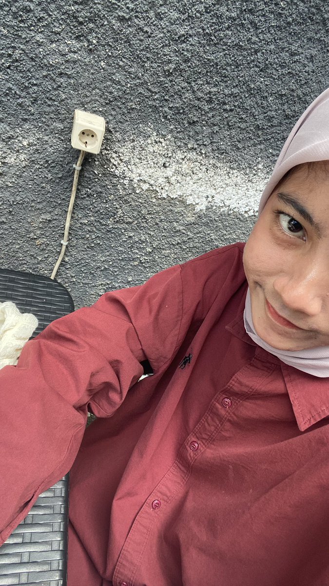 tikanrmya's tweet photo. Steleah sekian lama, dan baru ada kesempatan buat bengong dan minum kopi https://t.co/k2SylGvqfI
