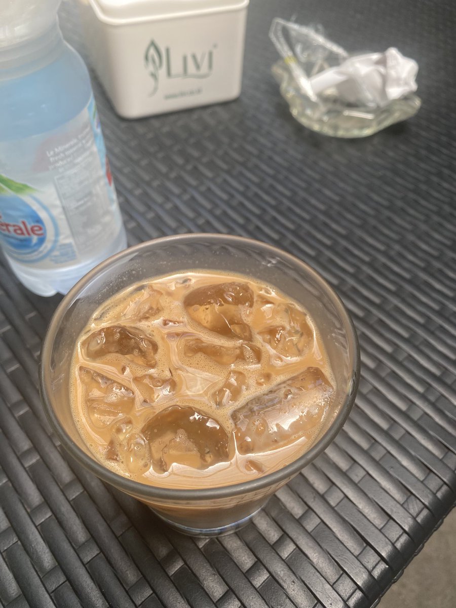 tikanrmya's tweet photo. Steleah sekian lama, dan baru ada kesempatan buat bengong dan minum kopi https://t.co/k2SylGvqfI