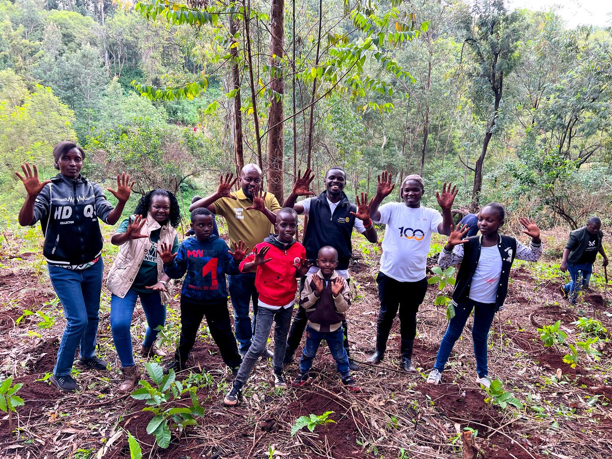 LamechLamarch25's tweet photo. When we plant trees, we plant hope. 

When we grow them, we grow life. 

Let’s do this together for people, planet &amp; posterity. 

#GenerationRestoration 
#TogetherForOurPlanet https://t.co/XRKRvsYXAI